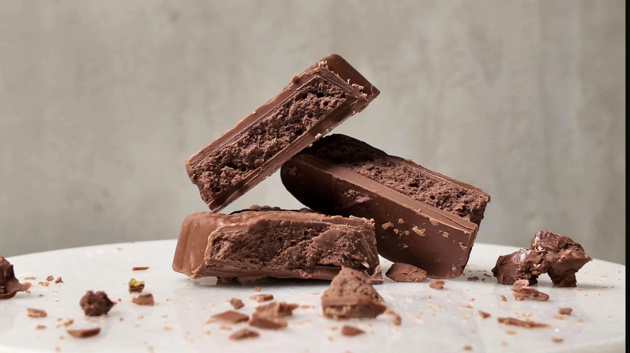 Viral Cartoon Chocolate Bar with Nutella Hazelnut Cream Filling - Image 4